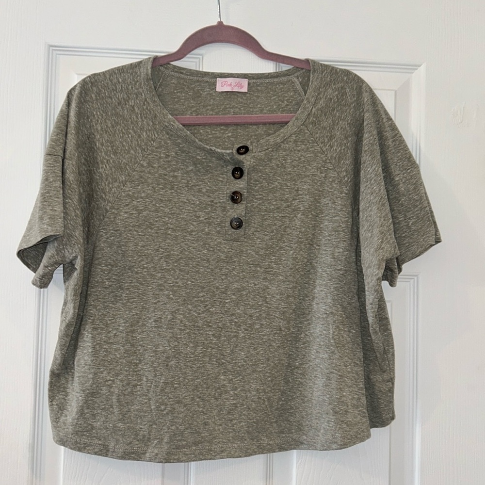 Pink Lily cropped oversized tee size small